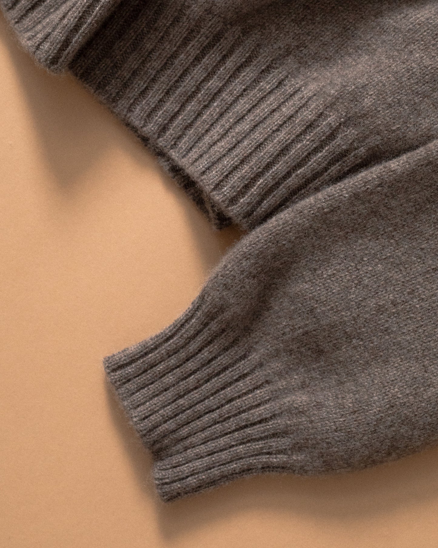 KN-00001-WS22 - Shadow Patch Mock Neck